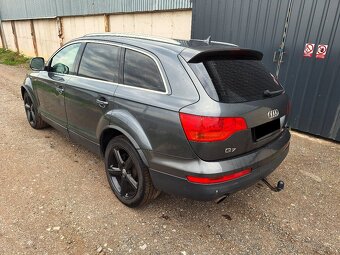 Audi Q7 3.0 TDI S-Line Quattro 7 míst - 3