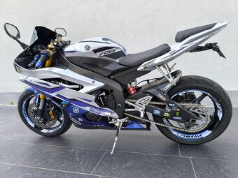 Yamaha R6 - 3