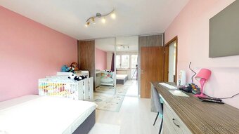 Prenájom veľkého 4-izbového bytu s loggiou, 93 m², Trenčín – - 3