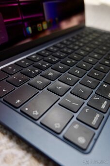 Apple Macbook Air M2 - 3