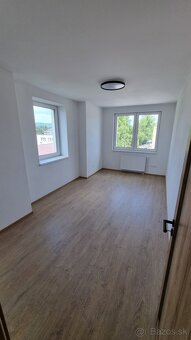 Priestranný 3-izbový byt 3+kk na prenájom v centre Bytče - 3