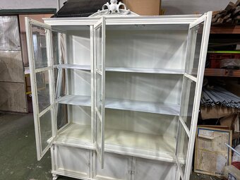 Presklená skrinka z masívu - 3