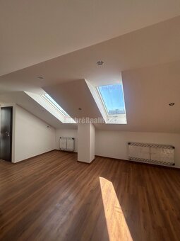 Prenájom podkrovného 1izb bytu pri Gymnáziu - 3