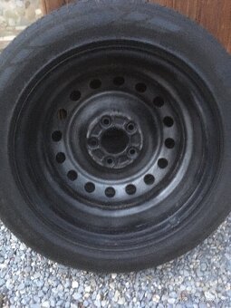 Predam plechove disky 6,5Jx16 5x114, obute letne pneu 205/55 - 3