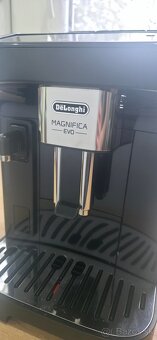 Predám kávovar Delonghi magnifica evo - 3