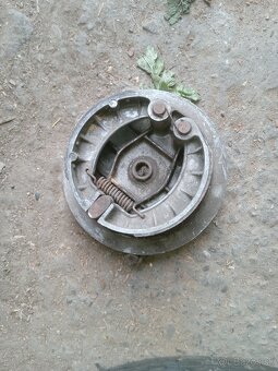 Brzdový štít Jawa ČZ 351 - 3