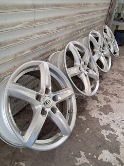 Hliníkové disky R16 Kia - 3