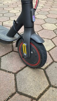 Predám Xiaomi Mi Electric Scooter Pro 2 - 3