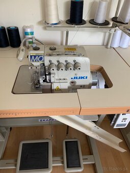 Juki DDL-7000A-7 jednoihlový a Juki MO-6816S 5 nitný - 3