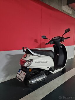 Suzuki Address skuter 125 biely - 3