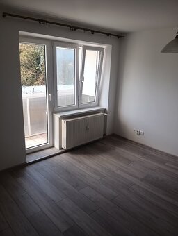 Prenájom 3 izbový byt Lánska - 3