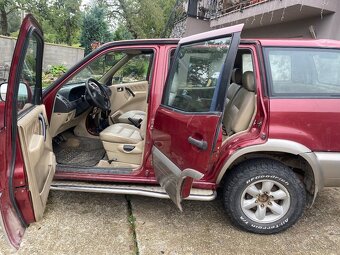 Nissan Terranova 2 - 3