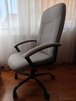 Predam kancelarsku stolicku - 3