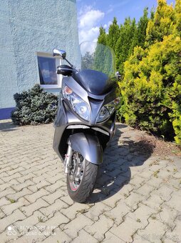 Suzuki Burgman AN 400 - 3