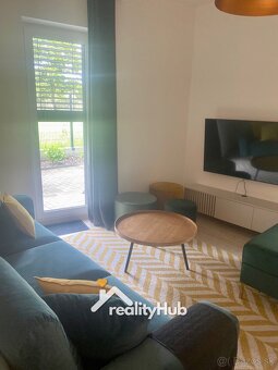 Prenajmite si moderný 3-izbový byt s predzáhradkou - 3