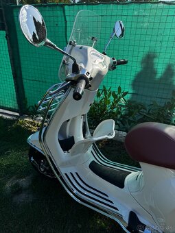 PREDAM KRASNY SKUTER VESPA PRIMAVERA 125ie 3V - 3