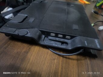 Chladič pod notebook - 3