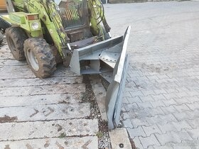 Ponukám zemne prace so šmykovým nakladačom unc ( locust 750) - 3