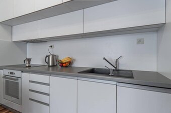 Exkluzívny 2-izb byt na prenájom – Ružinov, (Jégého Alej) s  - 3