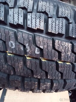 205/65 R16C 107/105 T Celoročné - 3