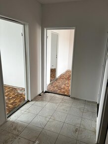 Predám 3 izbový byt ulica Michalská ,obec Hlohovec - 3