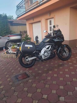 Suzuki V‑Strom DL 650 – výborný stav, bohatá výbava - 3