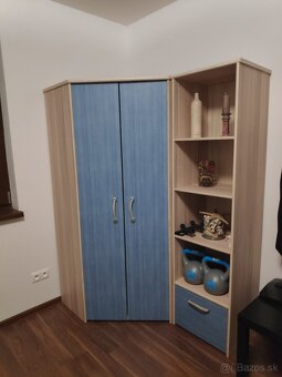 Jedálenský stôl, obývačkou nábytok, skriňa - 3