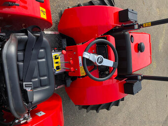 Malotraktor AGT 960 R - otočné pracovisko, 50 HP - 3