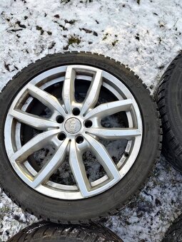 245/40 R18 - 3