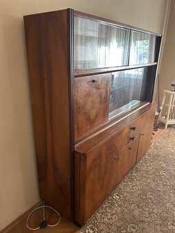 Darujem za odvoz túto skriňu - 3