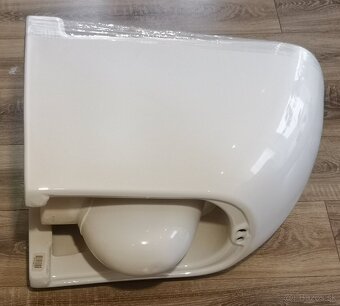 Predám závesnú WC misu so sedátkom - 3