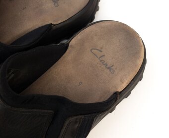 Pohodlné kožené šľapky Clarks - 3
