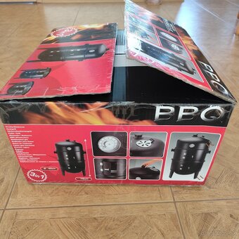 Predám záhradný gril s udiarňou. - 3