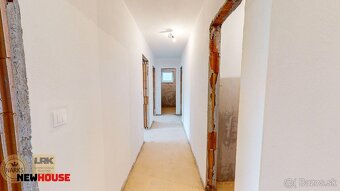 Skolaudovaný bungalov na pozemku 517 m2 v novej obytnej zóne - 3