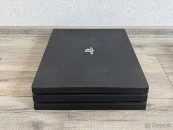 Predám Playstation 4 Pro 1TB + Controller - 3
