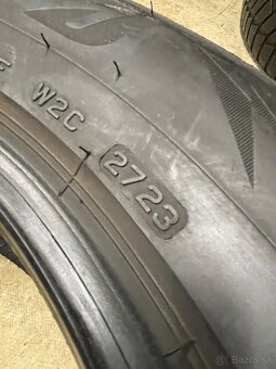 2023 Bridgestone 215/65 R17 zimné - 3