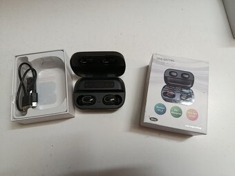 bluetooth sluchadla hbq-q82tws 30€ - 3