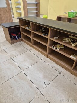 Obchodné zariadenie - 3