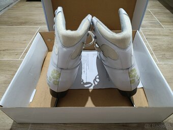 Predam damske korcule Radical Axel - 3