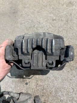 Predné strmene bmw e61 525D - 3