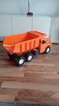 Veľké auto - vyklápačka - 3