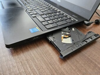 Predám Fujitsu Lifebook A555 - 3