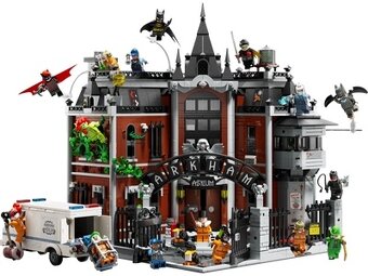 LEGO 76300 - Arkham Asylum - 3