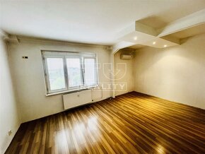 Na predaj veľký jednoizbový byt s balkónom na ulici... - 3