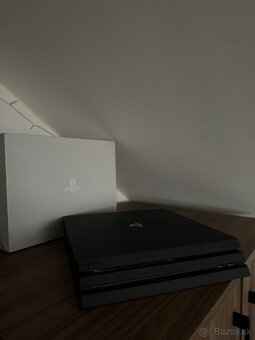 Playstation 4 pro 1TB - 3