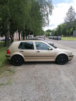 Predám Golf 4 1.6 Hatchback 2001 77kw benzín - 3