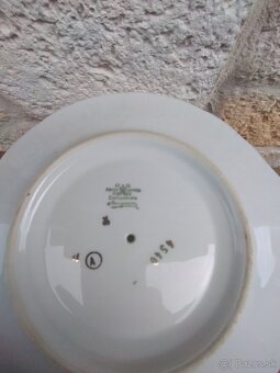 Predam stary porcelanovy omacnik a solnicku - 3