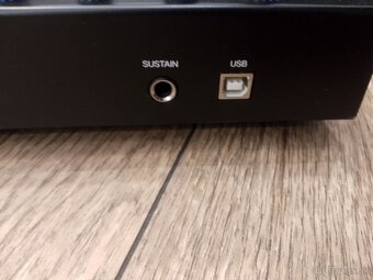 Midi controller Alesis V61 - 3