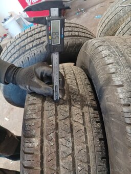 Predám zimné 255/70r16 - 3