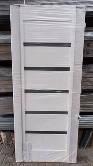 Dvere do sklom 80P biele - 3
